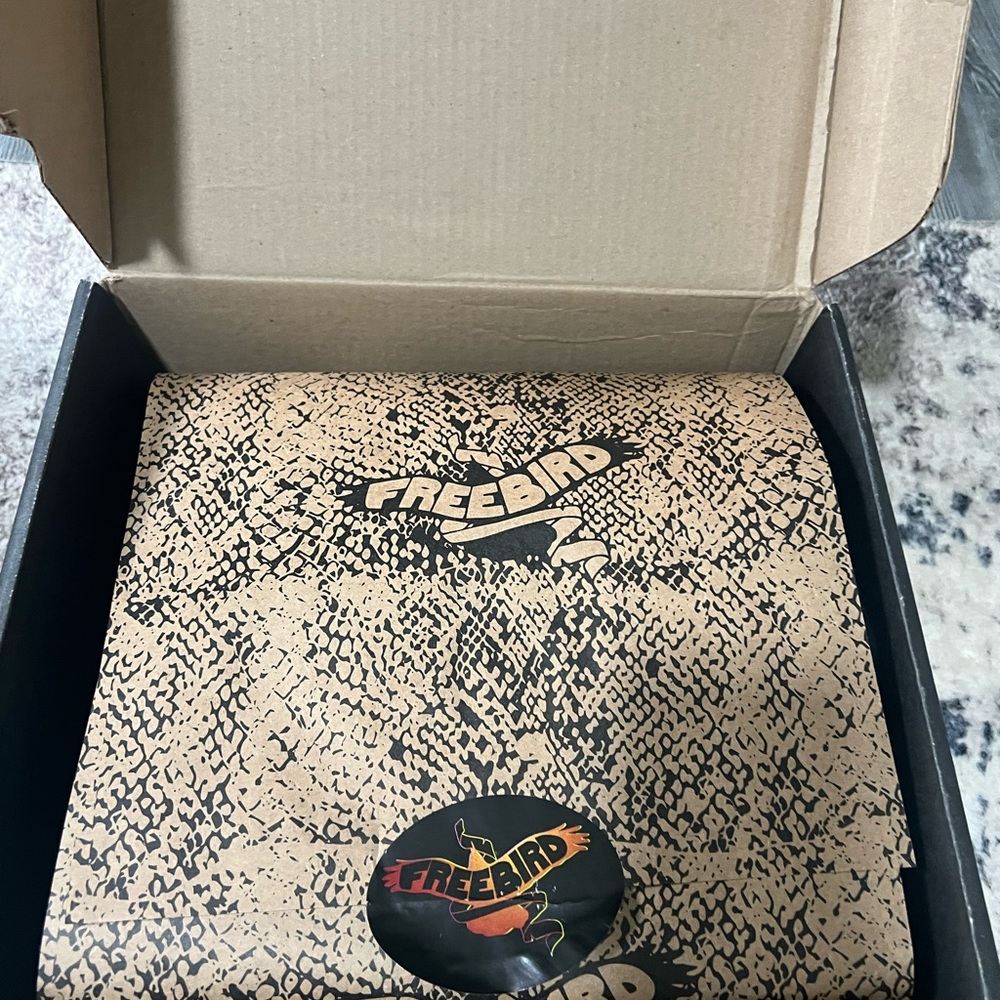 Freebird Black and Gold Shoe Box - Picture 5 of 11